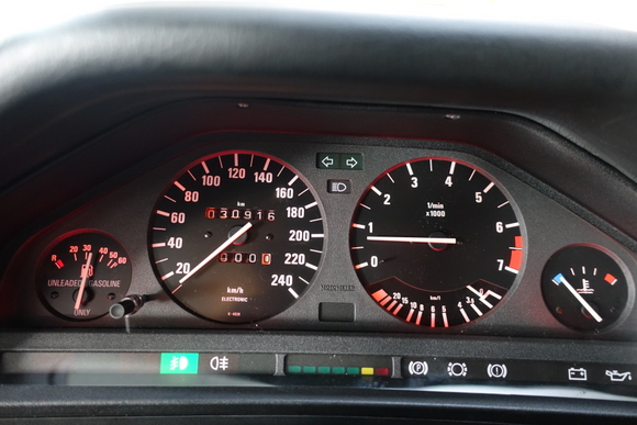 E30 スピードメーター – PrancingHorse