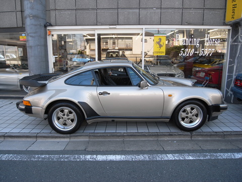 930ターボの車検です。