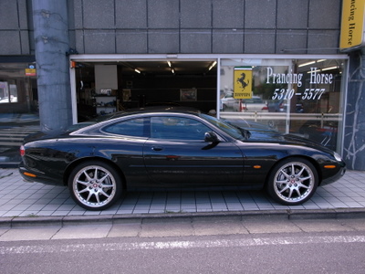 ジャガーXKR100の天井が垂れてしまいました。