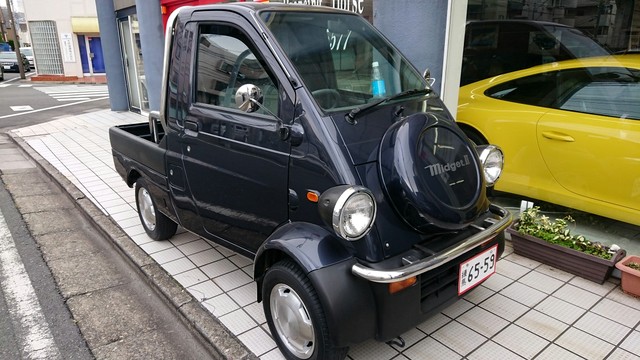 シングルシ-ターミッドシップスーパーカー?