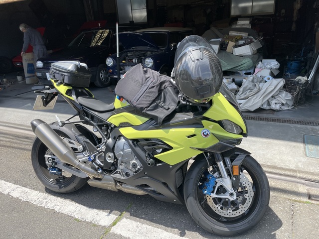 久々のM1000RR