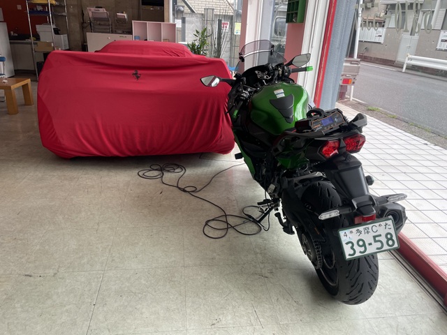 H2 SX SE バッテリー充電